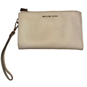 Michael Kors Pebbled Leather wristlet Wallet